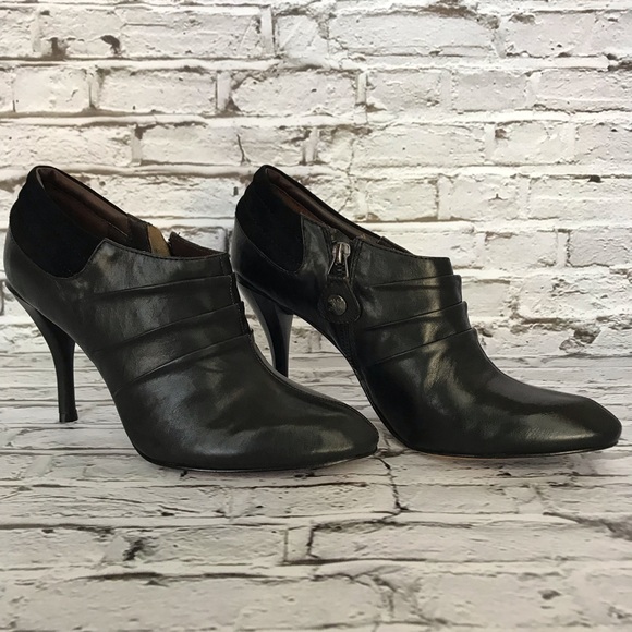 Modern Vintage Shoes - 💰SOLD💰NEW Vero Cuoio Modern Vintage Ankle Boots